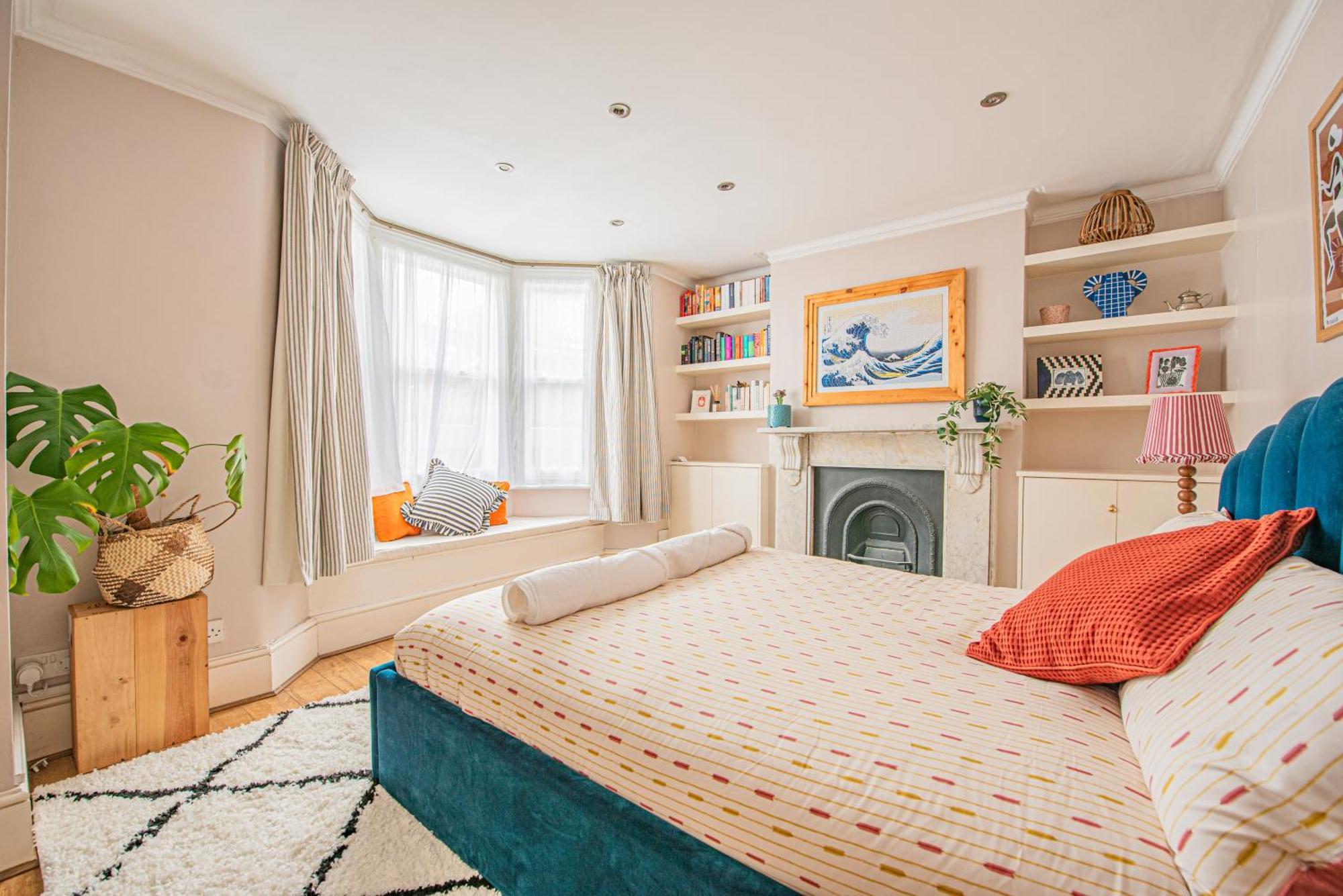 Stylish 2-bed Flat Near Hammersmith & Holland Park *