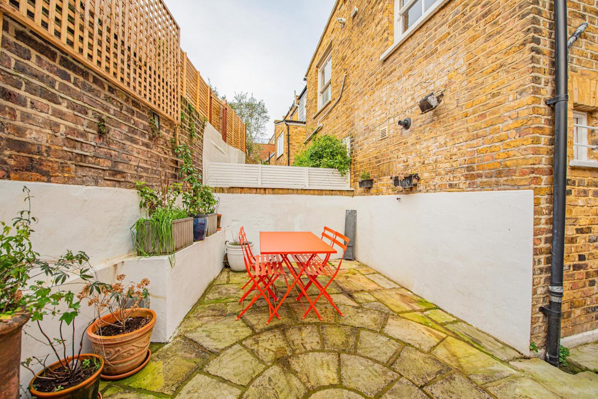 Stylish 2-bed Flat Near Hammersmith & Holland Park Londra