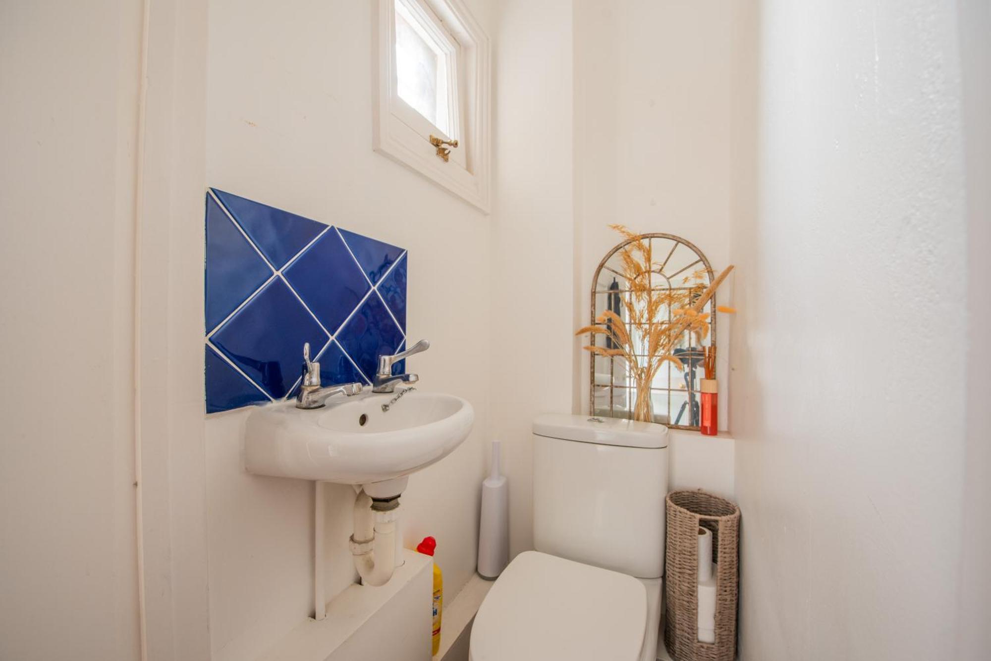Stylish 2-bed Flat Near Hammersmith & Holland Park Appartamento