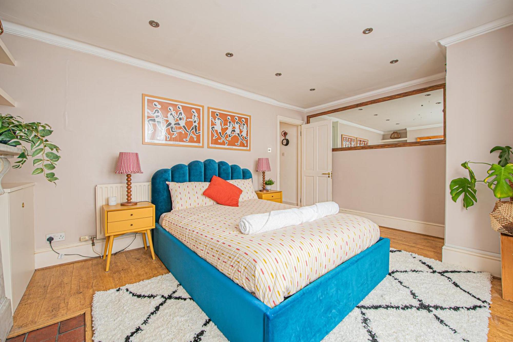 Stylish 2-bed Flat Near Hammersmith & Holland Park Appartamento