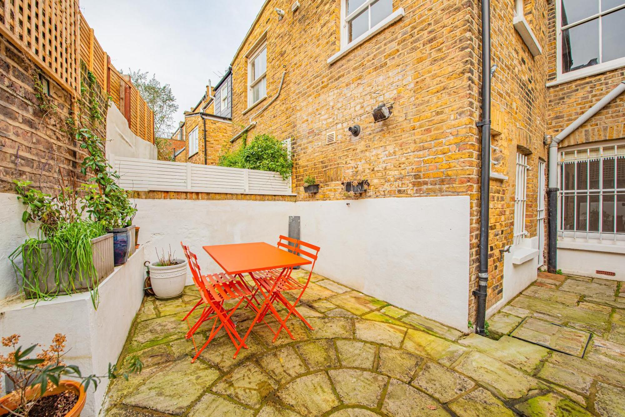 Stylish 2-bed Flat Near Hammersmith & Holland Park Londra
